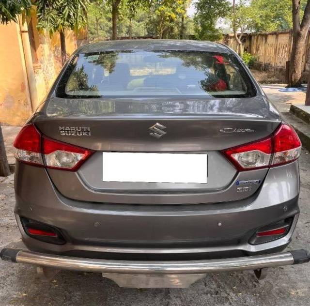 https://images10.gaadi.com/usedcar_image/4234219/original/processed_e5bb8557-192d-4a39-878f-e20684e13403.jpeg?imwidth=6402