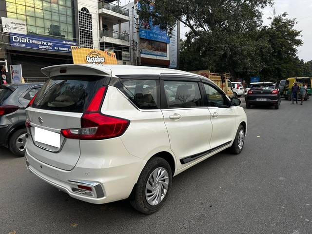 https://images10.gaadi.com/usedcar_image/4234265/original/processed_4ae59edcd809e1cde17eac6db9286643.jpg?imwidth=6401