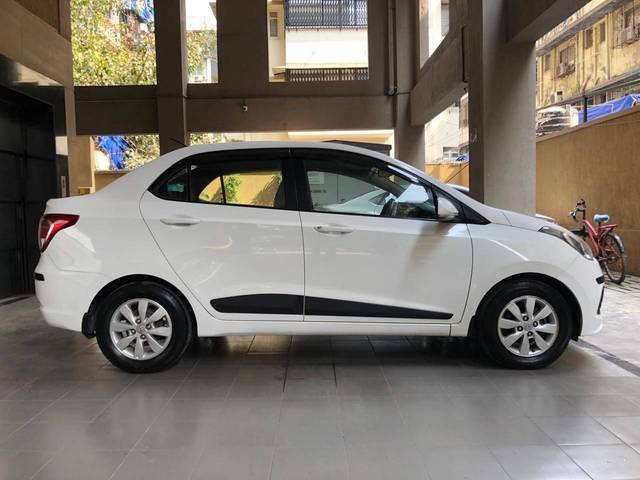 https://images10.gaadi.com/usedcar_image/4234286/original/processed_3716c25913b9b46490a64b1701889bdd.jpg?imwidth=6401