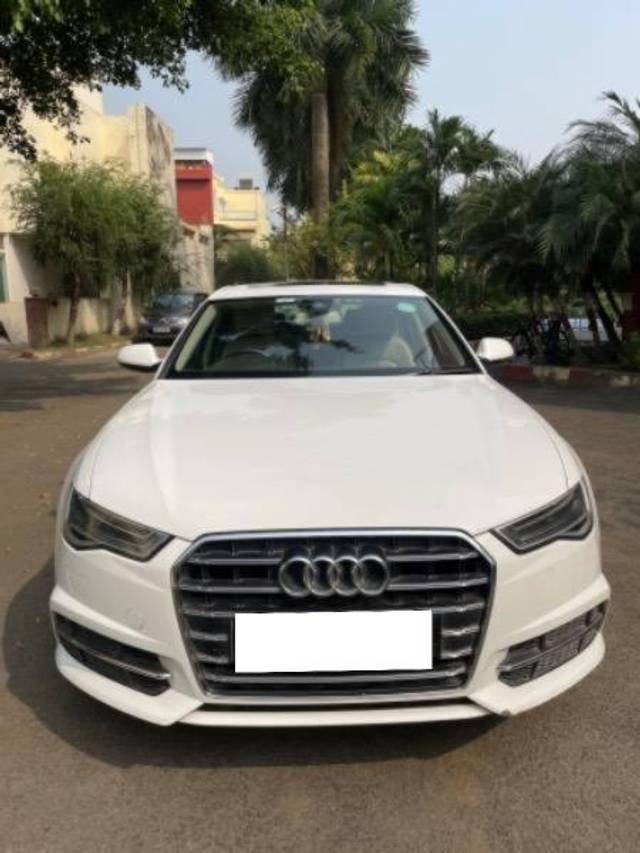 https://images10.gaadi.com/usedcar_image/4234299/original/processed_6e5321be-fa4b-4400-a8f5-2473f1ccd0d2.jpg?imwidth=6401