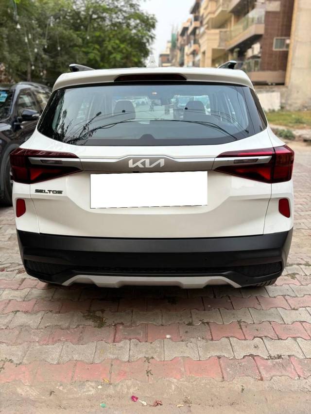 https://images10.gaadi.com/usedcar_image/4234318/original/processed_2fcd016b9af9a980e5154db07fa38854.jpg?imwidth=6401