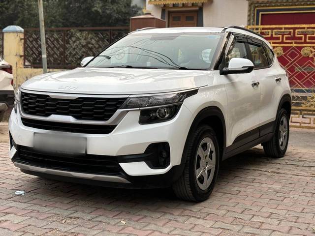 https://images10.gaadi.com/usedcar_image/4234318/original/processed_480791423f54fb52e83c56d1b67f9c06.jpg?imwidth=6402