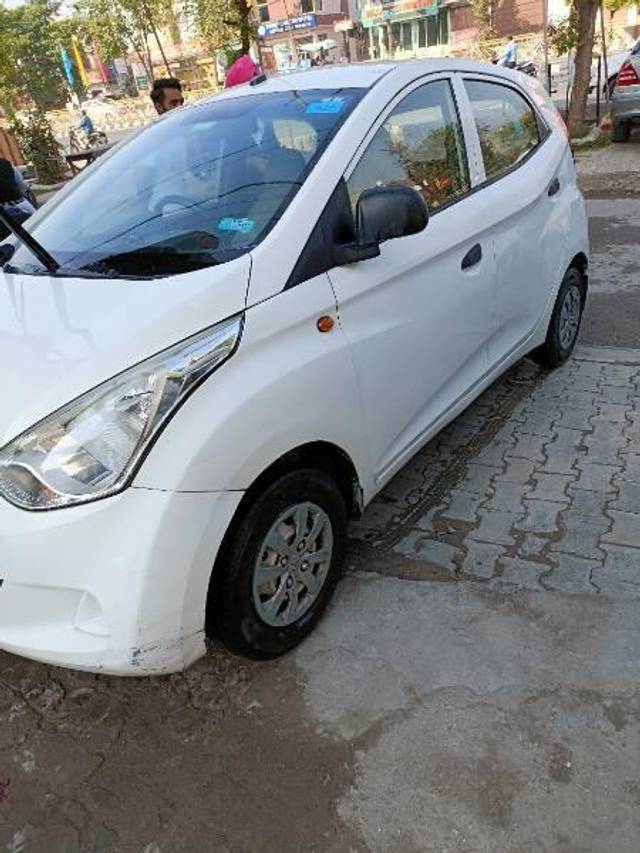 https://images10.gaadi.com/usedcar_image/4234341/original/processed_498fdb18-cfc7-48c1-916a-c838833f24b5.jpg?imwidth=6402