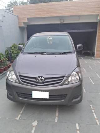 Toyota Innova 2009-2012 Toyota Innova 2.5 GX 8 STR