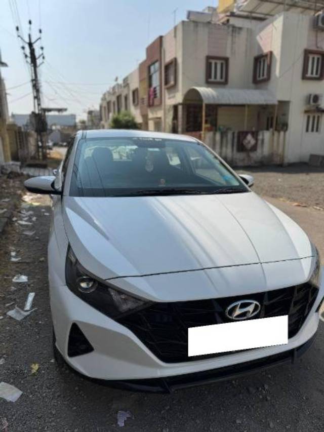 https://images10.gaadi.com/usedcar_image/4234446/original/processed_356b6d47-9ac3-4d8d-a285-e7dcc23a05bc.jpg?imwidth=6400