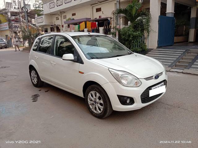 https://images10.gaadi.com/usedcar_image/4234474/original/processed_b7ab301177b7a4158a3ccf545e0b50d5.jpg?imwidth=6400