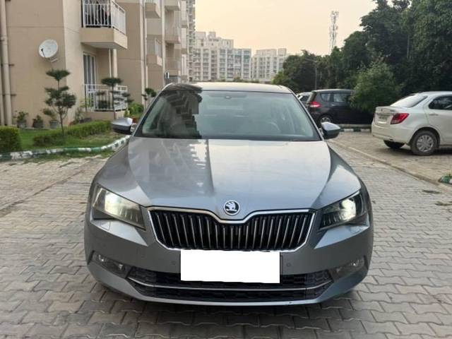 https://images10.gaadi.com/usedcar_image/4234509/original/processed_764eaa12-4f5d-42ce-b064-aca714069d8c.jpeg?imwidth=6400