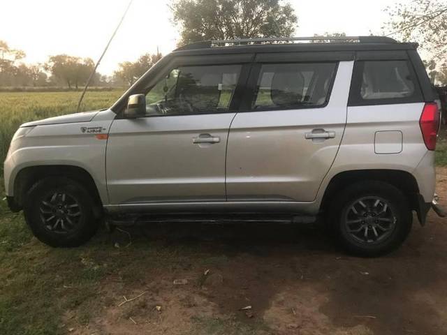 https://images10.gaadi.com/usedcar_image/4234516/original/processed_3e88d646-ecd8-44af-b72a-d89a6163914e.jpg?imwidth=6400