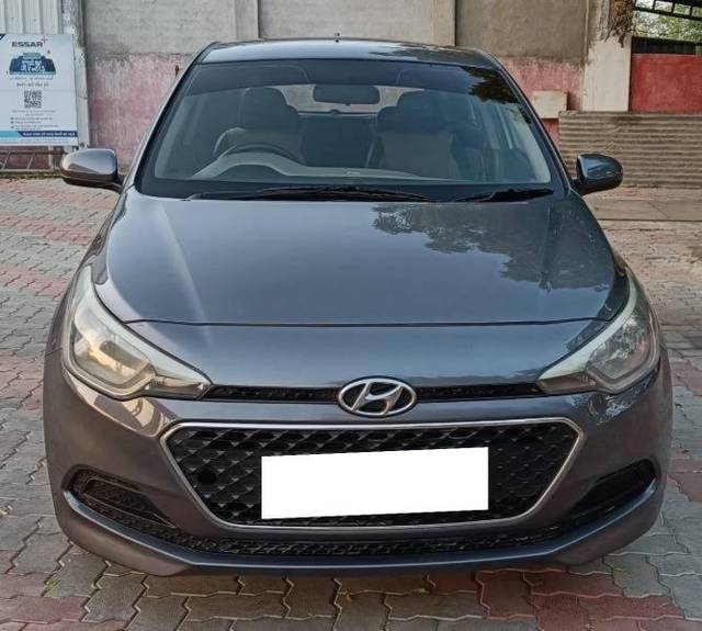 https://images10.gaadi.com/usedcar_image/4234529/original/processed_b5517675-f474-439f-b518-706c3944583c.jpg?imwidth=6402