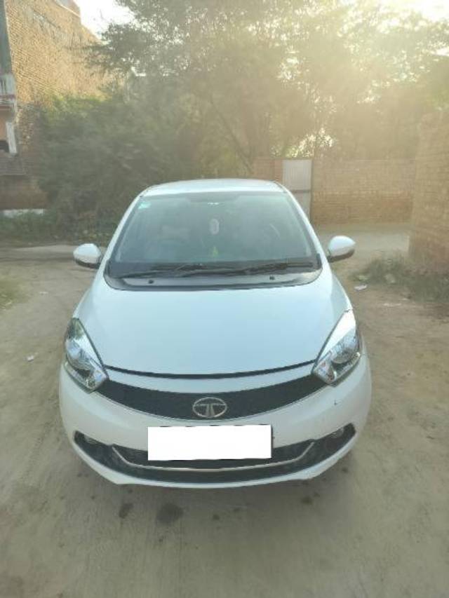 https://images10.gaadi.com/usedcar_image/4234583/original/processed_50af651a-66e9-4491-955e-3a0b8b548cd6.jpg?imwidth=6400