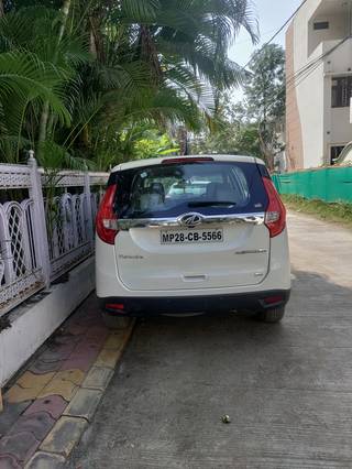 Mahindra Marazzo Mahindra Marazzo M8