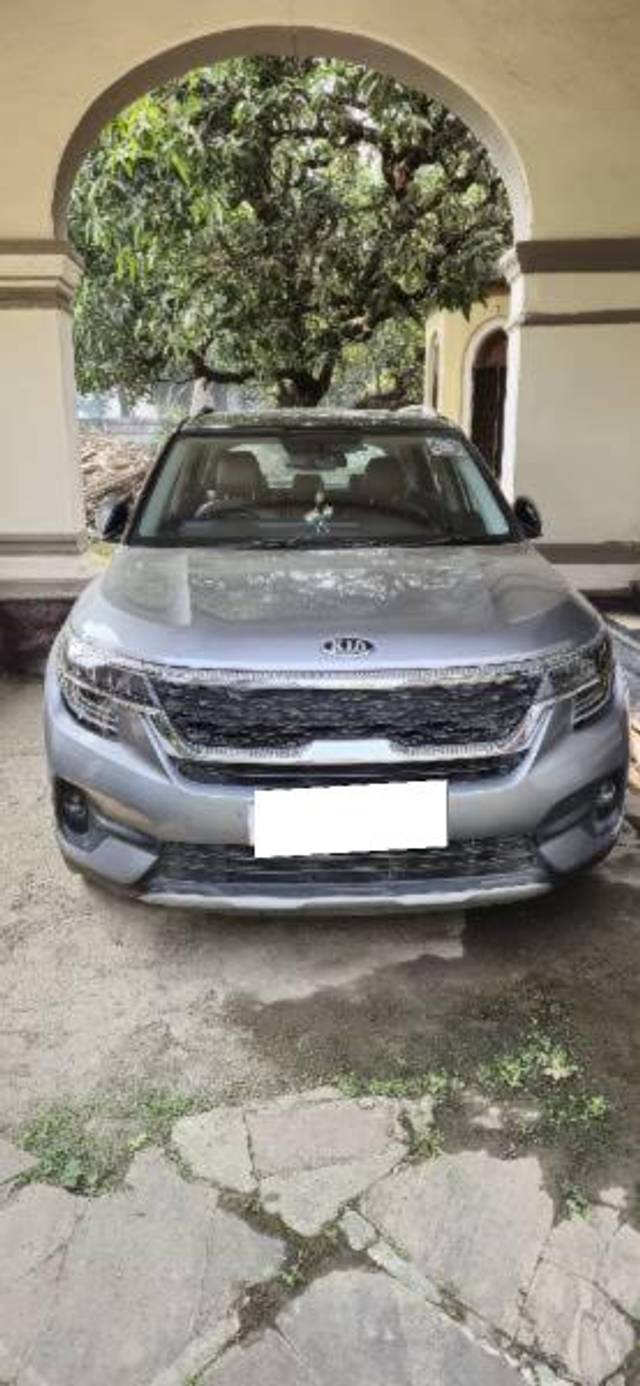 https://images10.gaadi.com/usedcar_image/4234708/original/processed_000fb211-f3a4-4f53-a165-f20b30b2474c.jpg?imwidth=6400