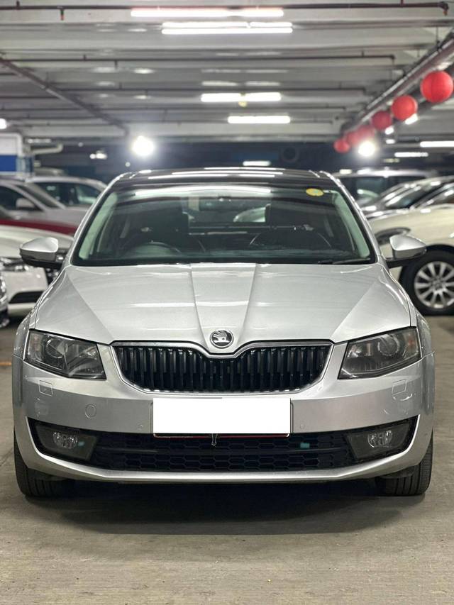 https://images10.gaadi.com/usedcar_image/4234749/original/processed_94ede49d45cf4e9c315109d173b110b5.jpg?imwidth=6402