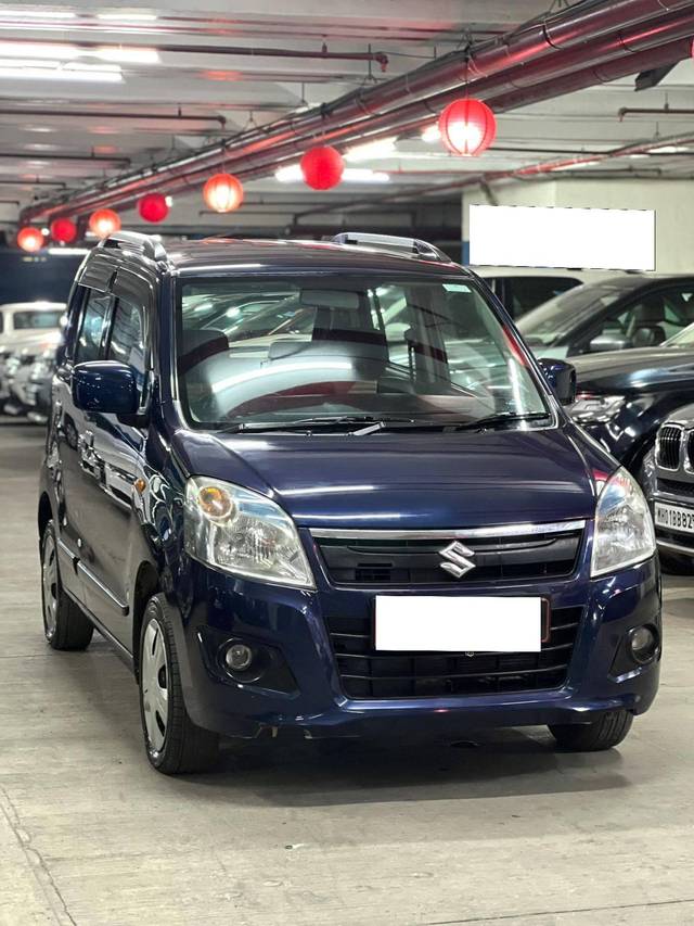 https://images10.gaadi.com/usedcar_image/4234754/original/processed_b0263b0bc02e4c655f0c082e8a21fe3a.jpg?imwidth=6400