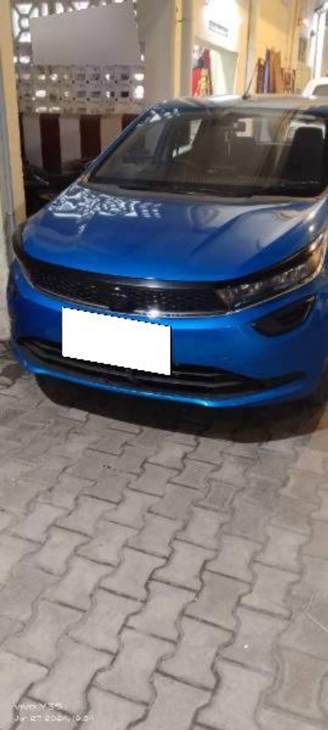 https://images10.gaadi.com/usedcar_image/4234807/original/processed_b0fa6eda-5078-4256-8c9f-257278bc8c89.jpg?imwidth=6401