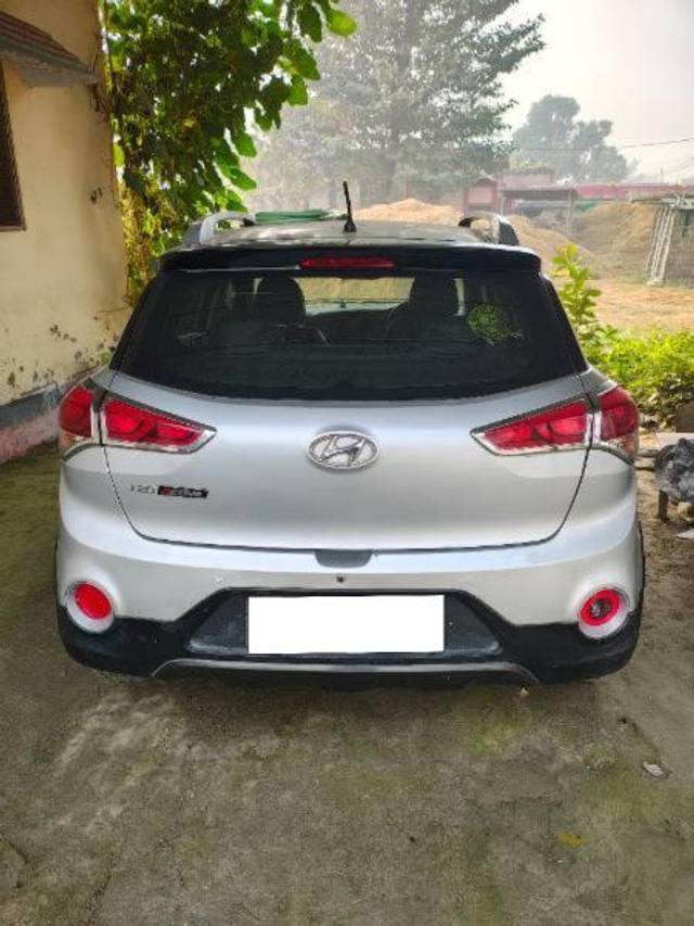 https://images10.gaadi.com/usedcar_image/4234971/original/processed_6369db87-2132-420c-9d76-5ca003e9c1e5.jpg?imwidth=6402