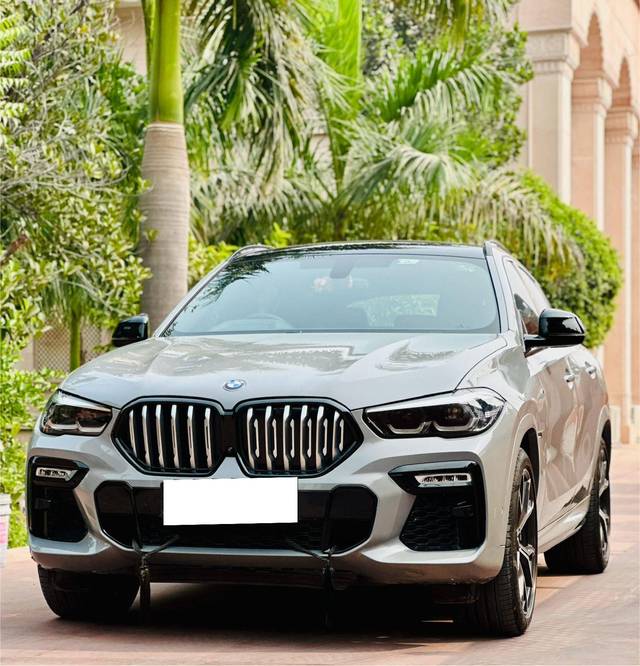 https://images10.gaadi.com/usedcar_image/4235018/original/processed_05eeaabf39c760073b09dd81c17c71ba.jpeg?imwidth=6402