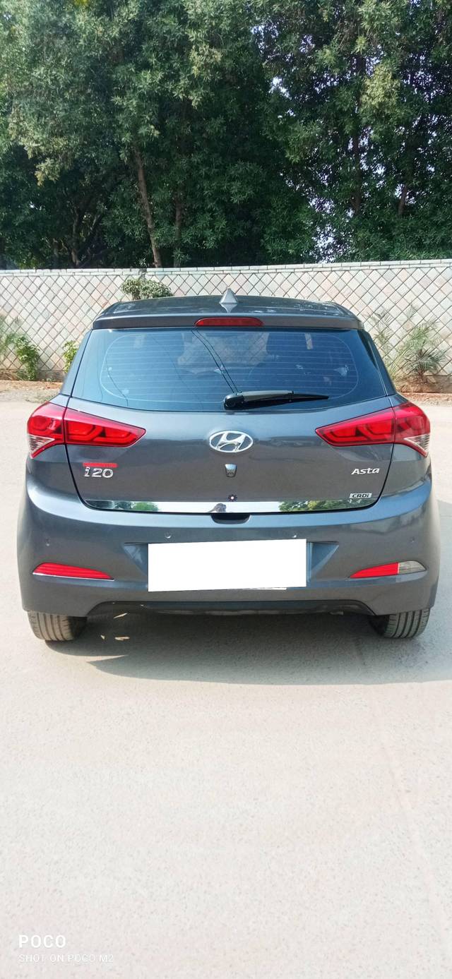 https://images10.gaadi.com/usedcar_image/4235065/original/processed_03fe57efac854cc995479bd6e916ee87.jpg?imwidth=6402