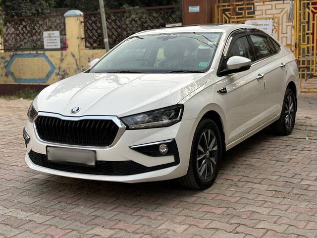 https://images10.gaadi.com/usedcar_image/4235112/original/processed_54e248b87b3de830eedb36a4a695e434.jpg?imwidth=6401