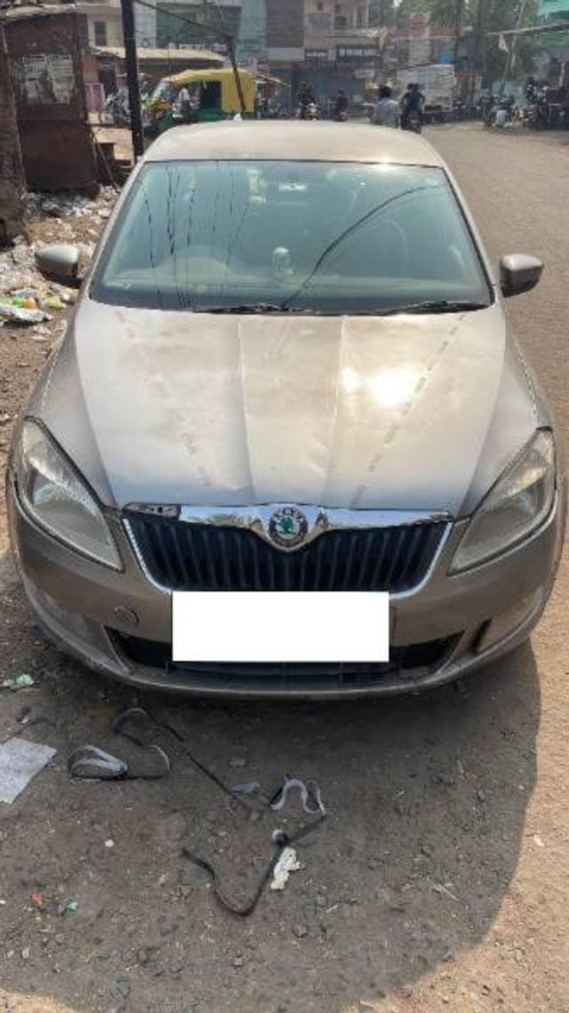 https://images10.gaadi.com/usedcar_image/4235149/original/processed_4726cc2f-ceee-4db7-83da-5e8dbfdb5a10.JPG?imwidth=6401