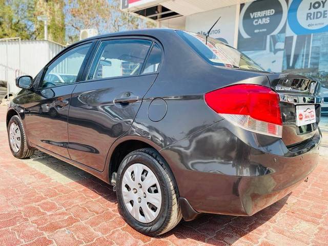 https://images10.gaadi.com/usedcar_image/4235160/original/processed_bed7fafcf4f5bf213e2f5e1f763fe177.jpg?imwidth=6402