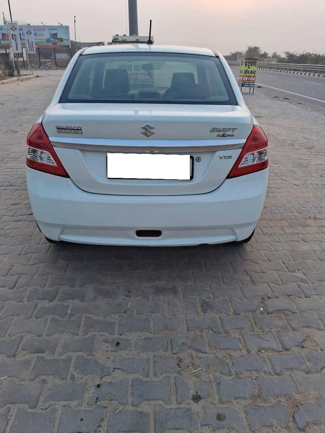 https://images10.gaadi.com/usedcar_image/4235163/original/processed_d45437fdc9dae7404dfb1e84f96245ad.jpg?imwidth=6401