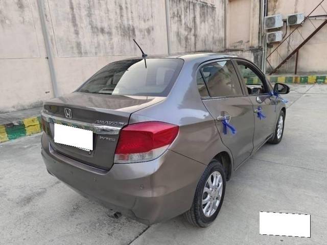 https://images10.gaadi.com/usedcar_image/4235166/original/processed_39597257e603e20dd324fa5f2b988d9e.jpg?imwidth=6402