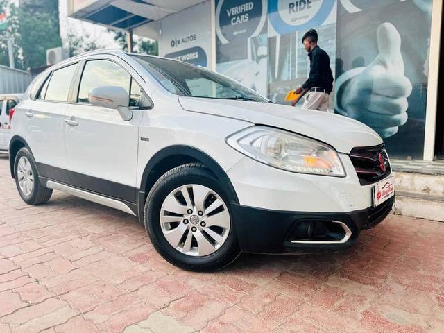 https://images10.gaadi.com/usedcar_image/4235168/original/processed_1e2ae7f9b1450e918c2741dea9395ffd.jpg?imwidth=6400