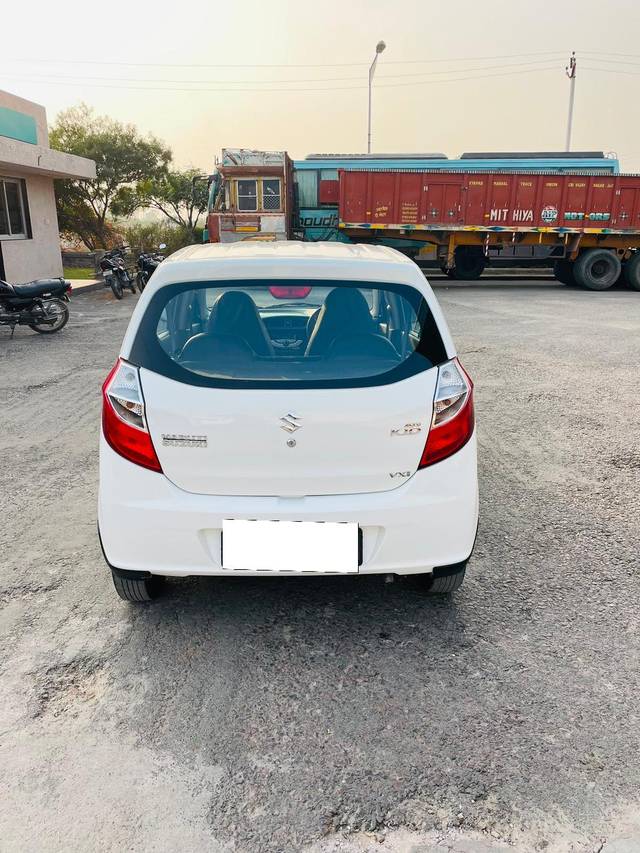 https://images10.gaadi.com/usedcar_image/4235184/original/processed_4d85090e488c610409b0eb06554ae197.jpg?imwidth=6402