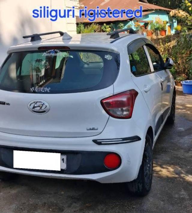 https://images10.gaadi.com/usedcar_image/4235206/original/processed_954e42c4-b690-4b08-a09b-3c2cc82f3f5a.jpg?imwidth=6402