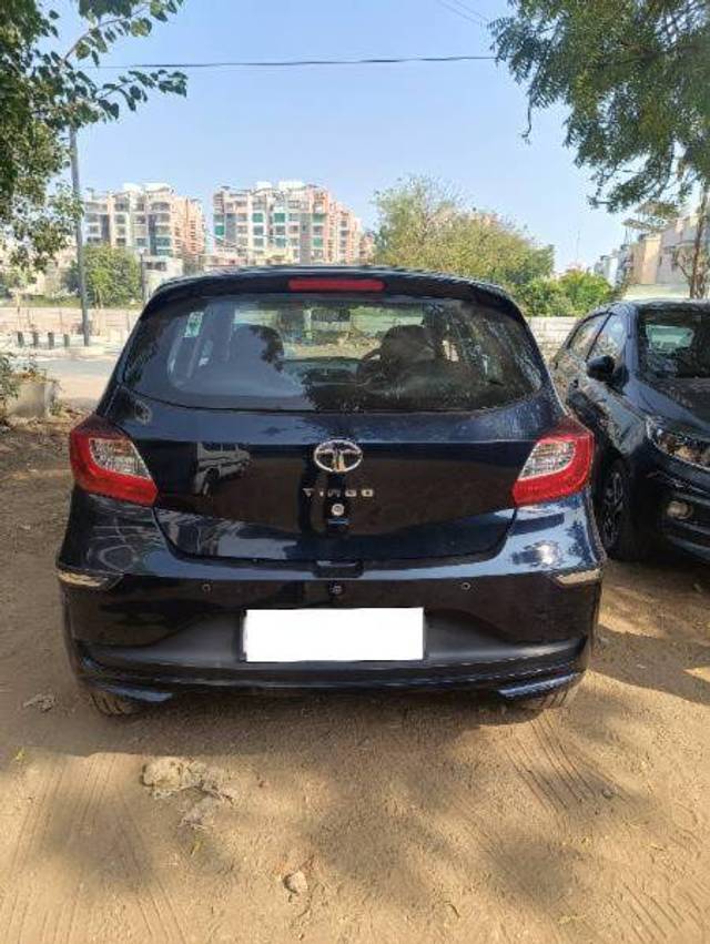 https://images10.gaadi.com/usedcar_image/4235267/original/c5e5b44be6d83b0cefc8ca13d8d665e7.jpg?imwidth=6401