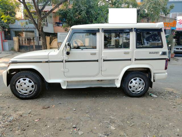 https://images10.gaadi.com/usedcar_image/4235350/original/processed_127cc5bdf629c1ada460a397973b8d3a.jpg?imwidth=6402