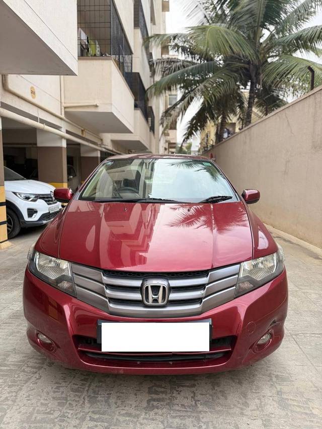 https://images10.gaadi.com/usedcar_image/4235358/original/processed_4858e938c5dc9e9f5ca6d50faef1e8f8.jpg?imwidth=6402