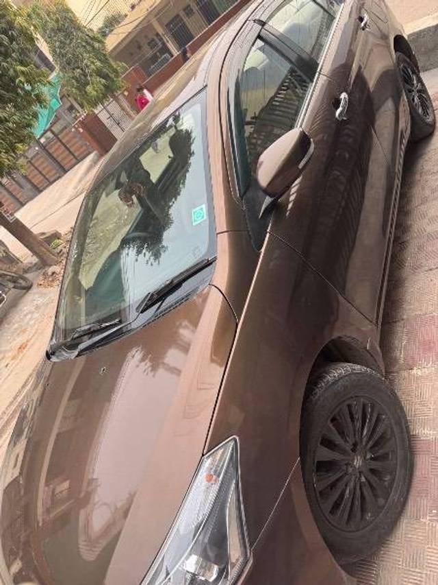 https://images10.gaadi.com/usedcar_image/4235365/original/1de39c24342036d6e1b9dcad9ee0ebc6.jpg?imwidth=6402