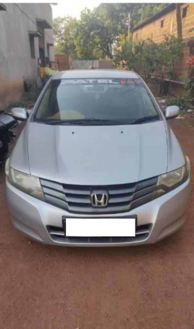 https://images10.gaadi.com/usedcar_image/4235429/original/processed_b3a12d17-2f18-4c8d-ae55-bdee1bbab586.jpg?imwidth=6402