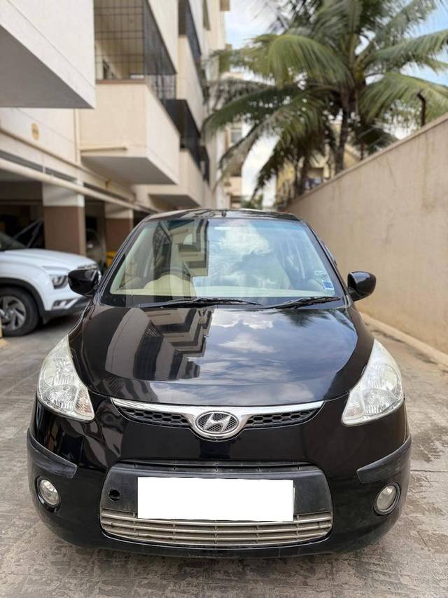 https://images10.gaadi.com/usedcar_image/4235443/original/processed_7a6ddc357cf683b308c2a6f5a199f79d.jpg?imwidth=6402