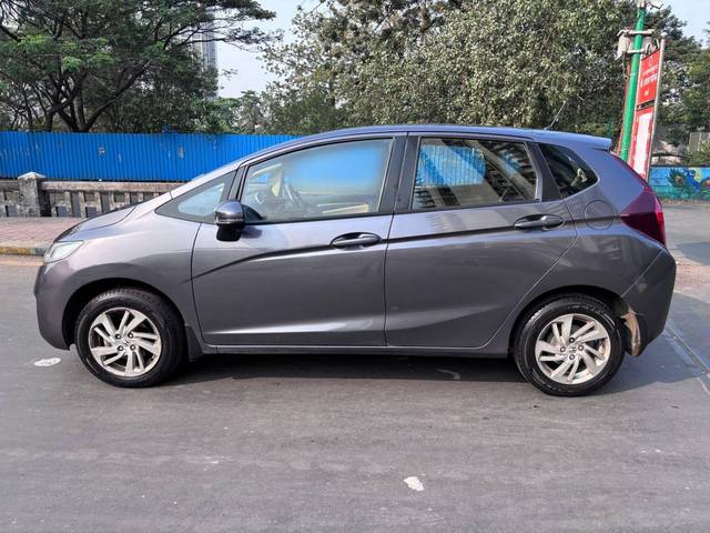 https://images10.gaadi.com/usedcar_image/4235478/original/processed_e15deb02487bf51096f2aad396112791.jpg?imwidth=6402