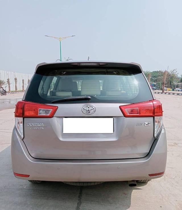 https://images10.gaadi.com/usedcar_image/4235490/original/processed_79bb79cb5a2d0f598cc3da1f4ad59434.jpg?imwidth=6402