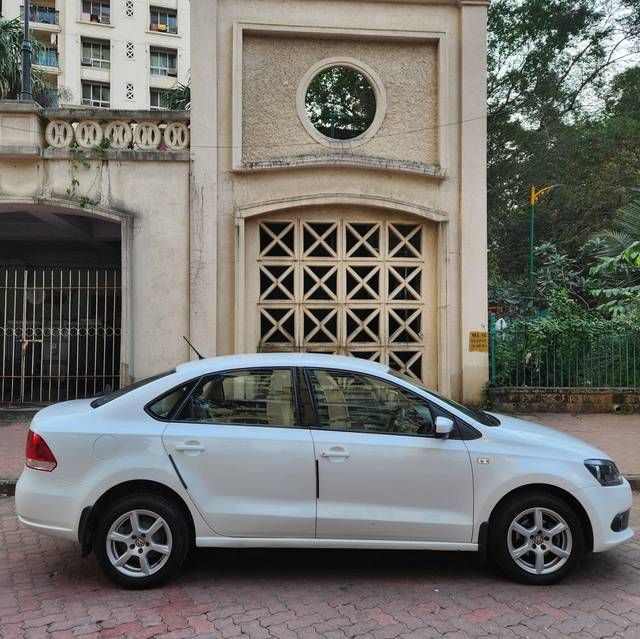 https://images10.gaadi.com/usedcar_image/4235507/original/processed_09c50984478ce0f7f93096067580ccf0.jpg?imwidth=6401