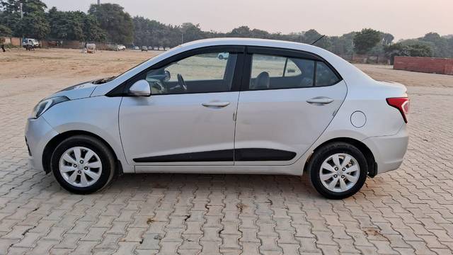 https://images10.gaadi.com/usedcar_image/4235519/original/d12739376509c61614d51f1fcec26bd1.jpg?imwidth=6402