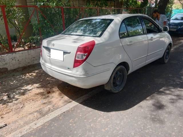 https://images10.gaadi.com/usedcar_image/4235570/original/processed_63b4854d-ca86-4d63-8cd4-e64cba8eeae4.jpg?imwidth=6401