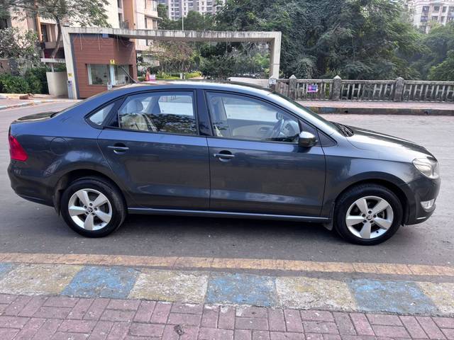 https://images10.gaadi.com/usedcar_image/4235578/original/3b1efd0fc8307391837add94f77f1a8a.jpg?imwidth=6401