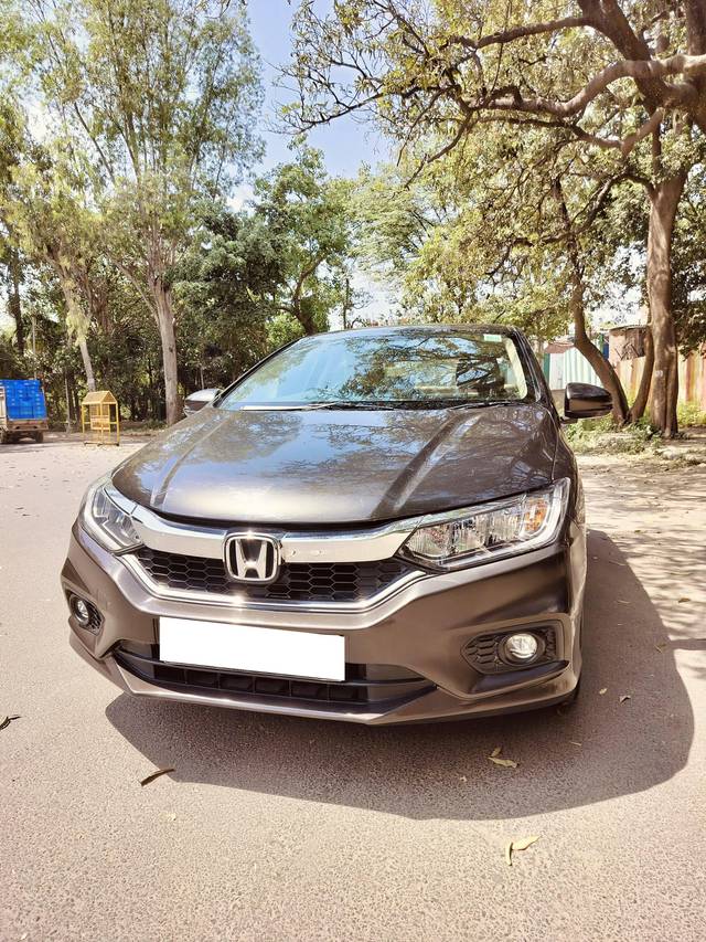 https://images10.gaadi.com/usedcar_image/4235580/original/processed_221145a34b52b741e909cd2365351db3.jpeg?imwidth=6400