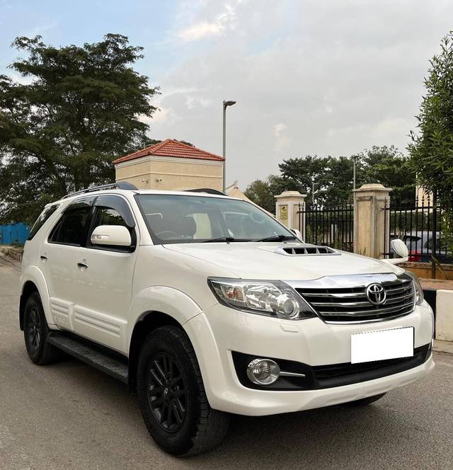 https://images10.gaadi.com/usedcar_image/4235695/original/processed_d0ec83540f92fca44f206097072941a4.jpg?imwidth=6400