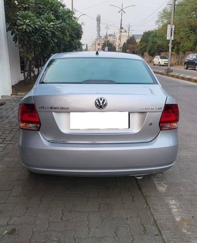 https://images10.gaadi.com/usedcar_image/4235704/original/processed_52c58621cd471cae9b5588540ad91852.jpg?imwidth=6401