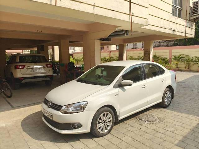 https://images10.gaadi.com/usedcar_image/4235896/original/processed_21b6b5da-6058-4cba-949f-413a76de2533.jpg?imwidth=6402