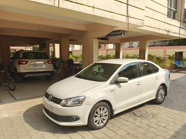 https://images10.gaadi.com/usedcar_image/4235896/original/processed_e53c0c6d-04be-4049-a9fc-82bb996906d8.jpg?imwidth=6401