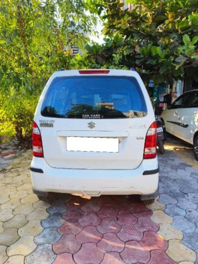 https://images10.gaadi.com/usedcar_image/4235932/original/processed_d117a2d7-b7f5-45e2-92fe-3213e4d4c1fa.jpg?imwidth=6401