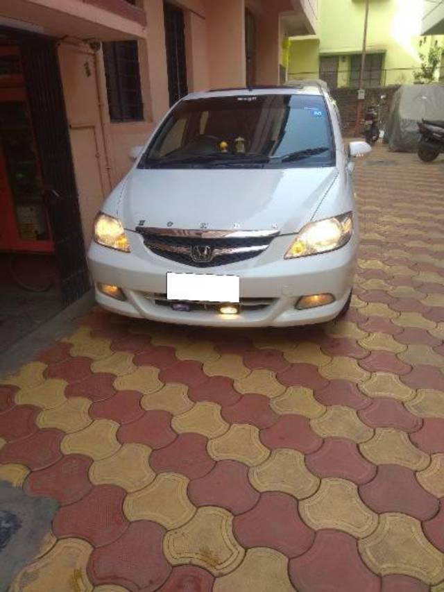 https://images10.gaadi.com/usedcar_image/4235978/original/processed_371670e1-4e88-4246-a181-41ce97fee27c.jpg?imwidth=6402