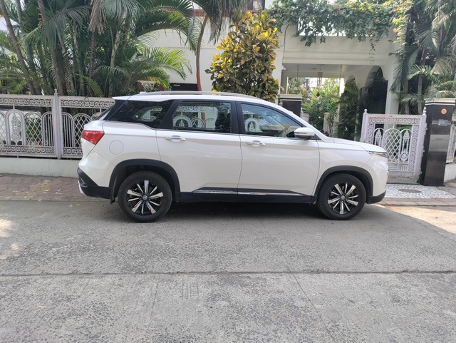 Second-hand 2020 MG Hector Sharp Diesel Dualtone for sale in Indore-8